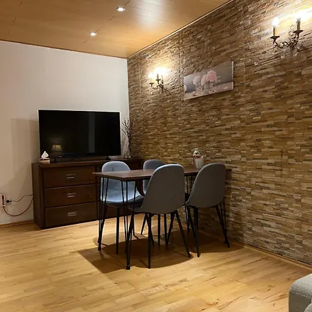 Monteurwohnung Mit Parkplätzen, Flexibler Check-in, Küche Und Smart Tv In Bad Sobernheim, Kreis Bad Kreuznach * Bad Sobernheim
