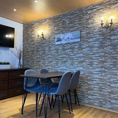 Monteurwohnung Mit Parkplätzen, Flexibler Check-in, Küche Und Smart Tv In Bad Sobernheim, Kreis Bad Kreuznach Bad Sobernheim