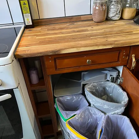 Apartment Monteurwohnung Mit Parkplätzen, Flexibler Check-in, Küche Und Smart Tv In Bad Sobernheim, Kreis Bad Kreuznach