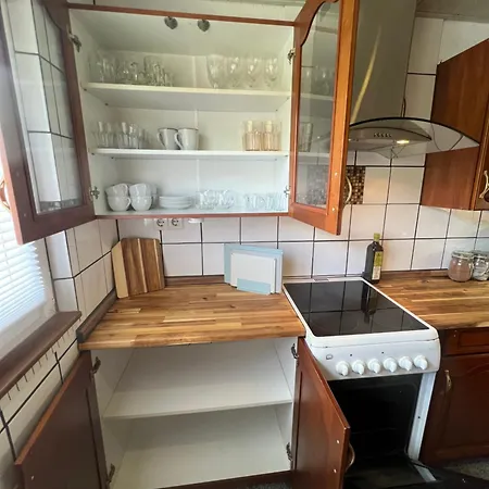 Monteurwohnung Mit Parkplätzen, Flexibler Check-in, Küche Und Smart Tv In Bad Sobernheim, Kreis Bad Kreuznach Apartment Bad Sobernheim