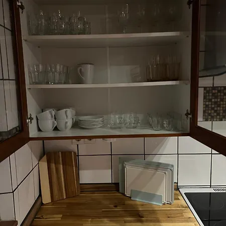 アパート Monteurwohnung Mit Parkplaetzen, Flexibler Check-in, Kueche Und Smart Tv In Bad Sobernheim, Kreis Bad Kreuznach *