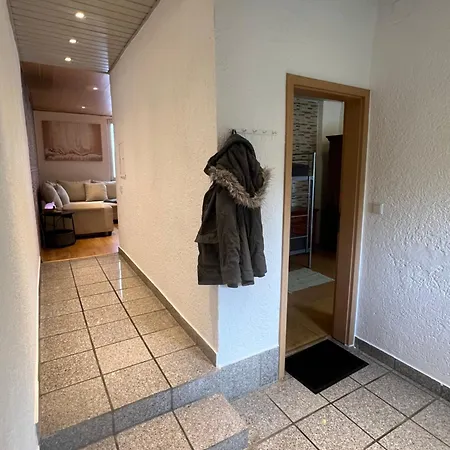 Monteurwohnung Mit Parkplätzen, Flexibler Check-in, Küche Und Smart Tv In Bad Sobernheim, Kreis Bad Kreuznach